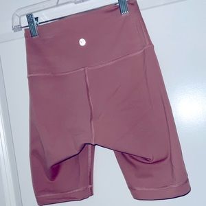 LULULEMON ALIGN 8” LEGGINGS SIZE 4